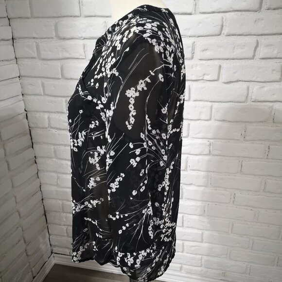 Apt 9 Ladies Black & Grey Flower Pattern Size Large V-neck Sheer Blouse - Picture 4 of 6